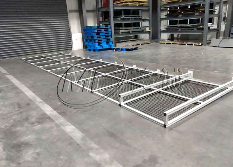 無錫鋁型材加工40<i style='color:red'>40型材</i>時，所用的配件種類