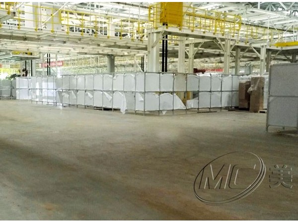 為什么護(hù)欄要選擇工業(yè)鋁型材定做呢？